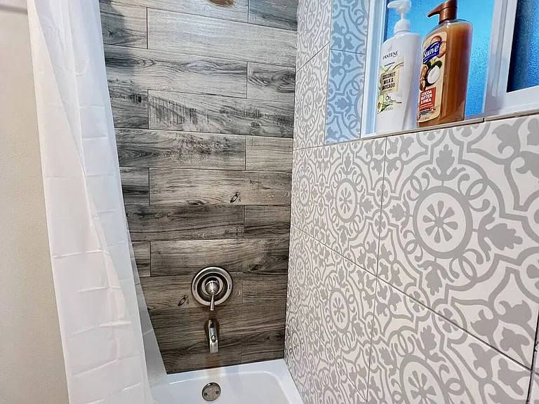 Full Bathroom with Bathtub