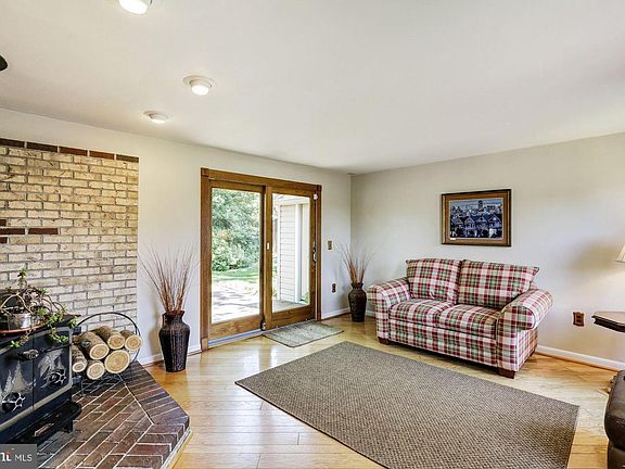 2nd image of 15113 Liberty Grove Dr