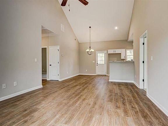 2nd image of 207 Loftis Rd