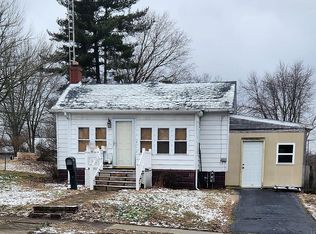 210 N 7th St, Petersburg, IN 47567
