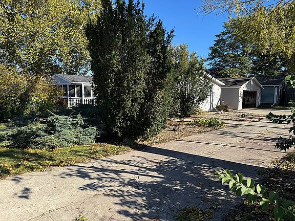 5th image of 1001 E 6th St