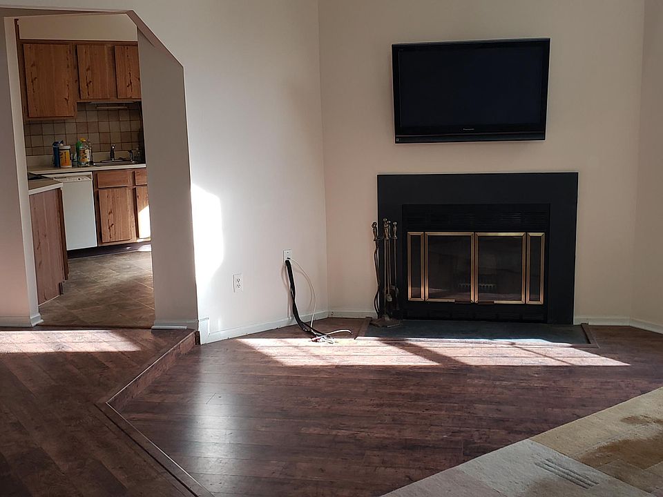 2nd image of 602 Buckingham Cir