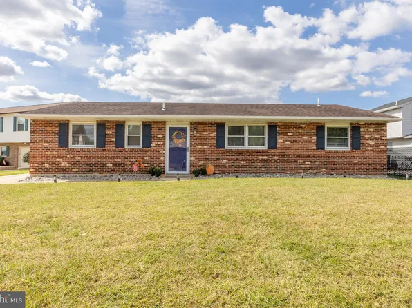 4 Reyburn Ct, Bear, DE 19701