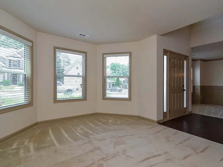 2486 Peach Shoals Cir — Photo 3