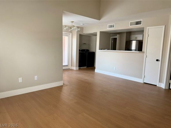 1150 N Buffalo Dr APT 2025