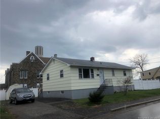 787 Knapps Hwy, Fairfield, CT 06825