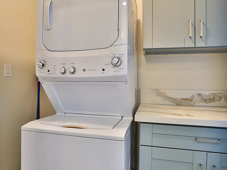 2015 J St — Photo 21