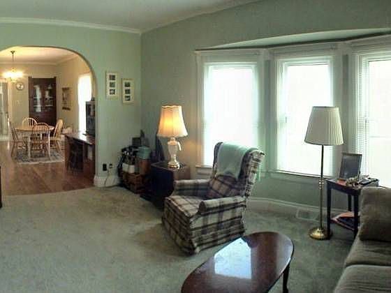 1st image of 176 Oak St