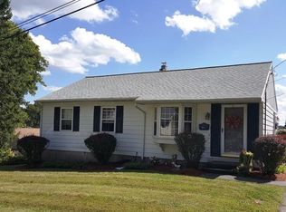 121 Reservoir St, Lowell, MA 01850