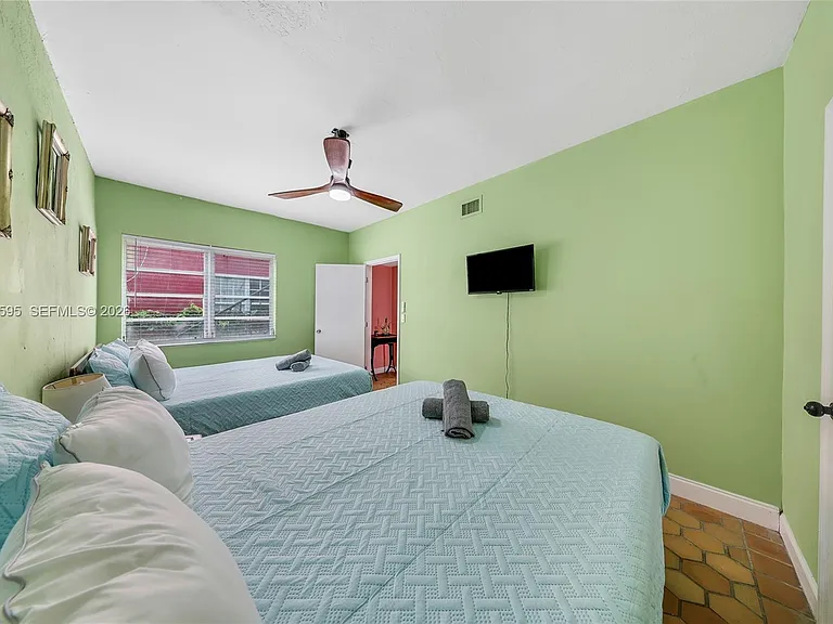 843 NW 3rd St #1 — Photo 16