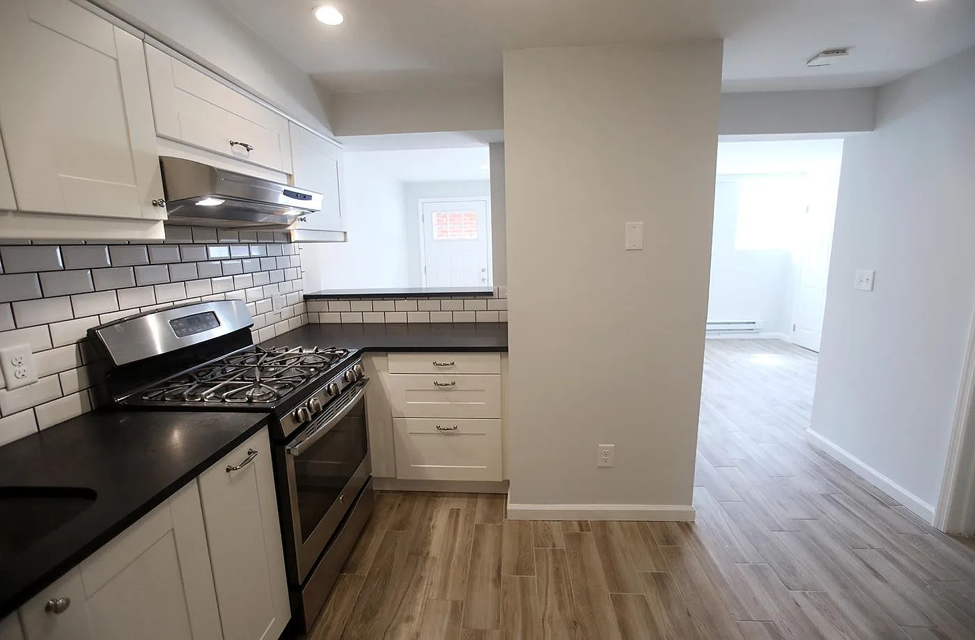 1 bed, 700 sqft, $2,750 — Photo 3