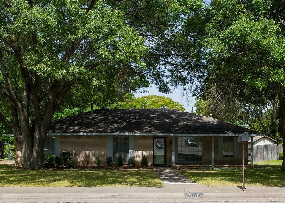 1st image of 541 Newcastle Dr