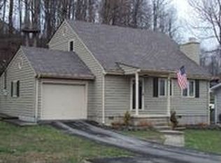 206 Crestway Dr, Beckley, WV 25801