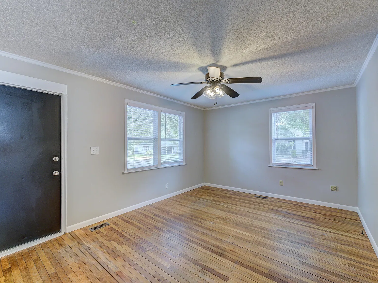 2 bed, 700 sqft, $1,250 — Photo 4