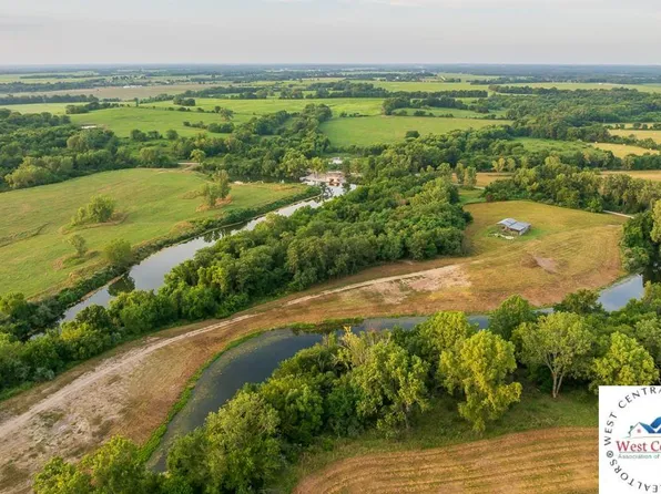 67 NW 1001st Rd, Clinton, MO 64735