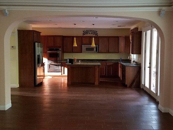 5th image of 1393 Manorwood St