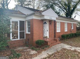 202 Academy St, Byron, GA 31008