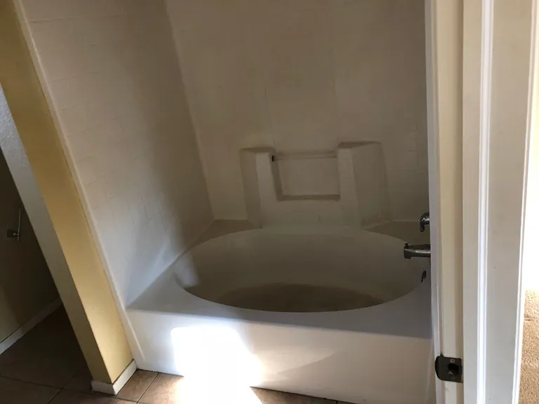 585 Hart Dr — Photo 17