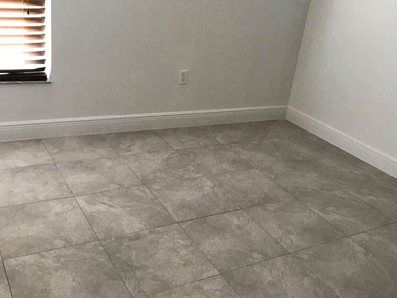 4th image of 206 Banbury Pl