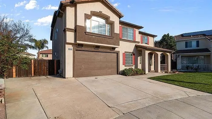4594 Crabapple Ct — Photo 3