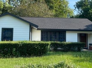 2609 S Houston Dr, La Marque, TX 77568