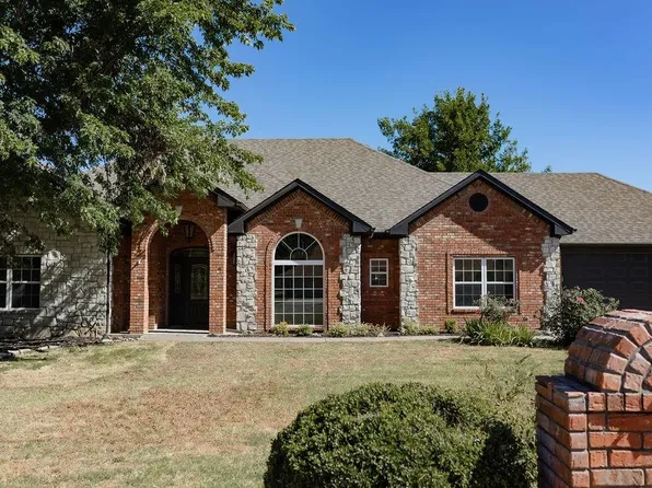 817 Gary St, Marlow, OK 73055