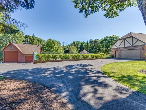 2nd image of 2560 134th Ln NE
