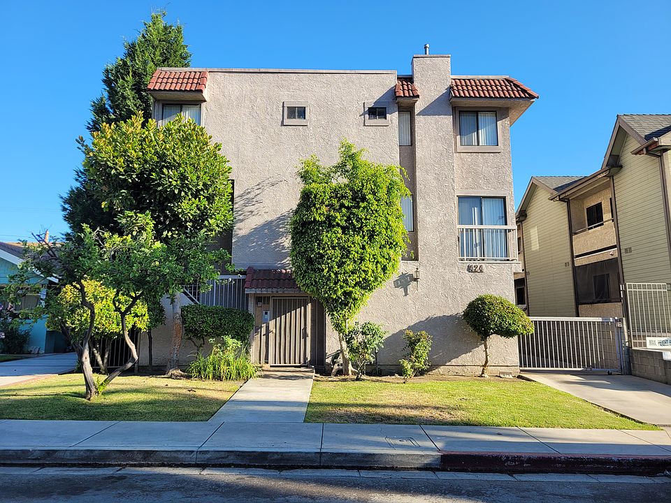 1st image of 424 Palm Dr Unit 6