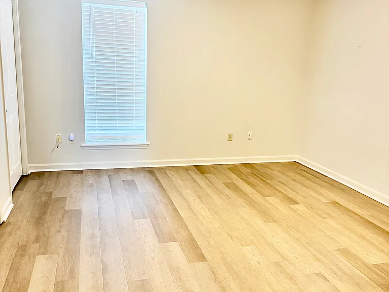 14732 Hooper Rd #B — Photo 6