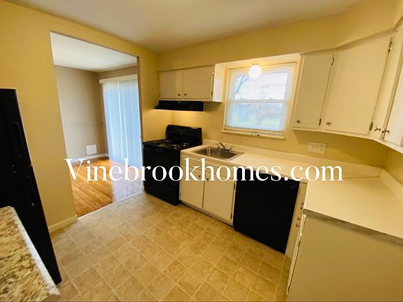 3rd image of 248 Wenchris Dr