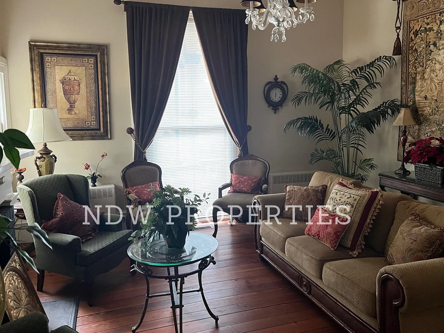 6 bed, 6.5 bath, 4500 sqft, $2,795 — Photo 3