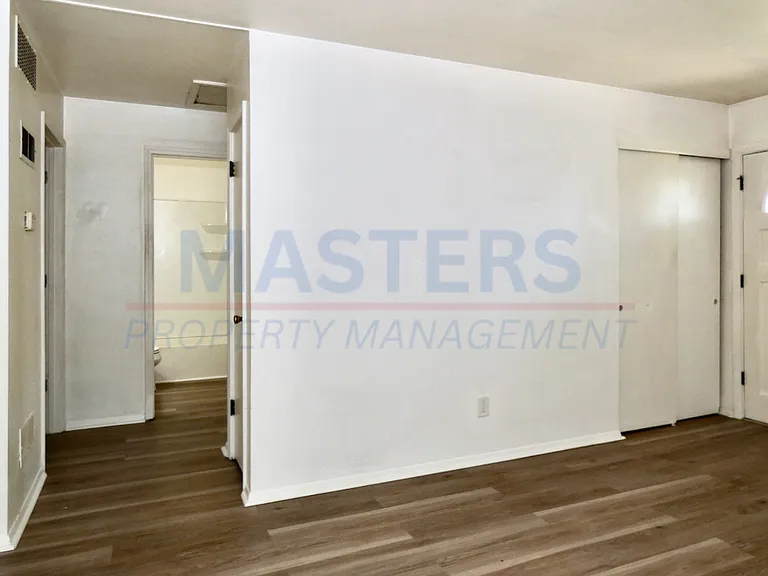 5765 Steffens Ave — Photo 8