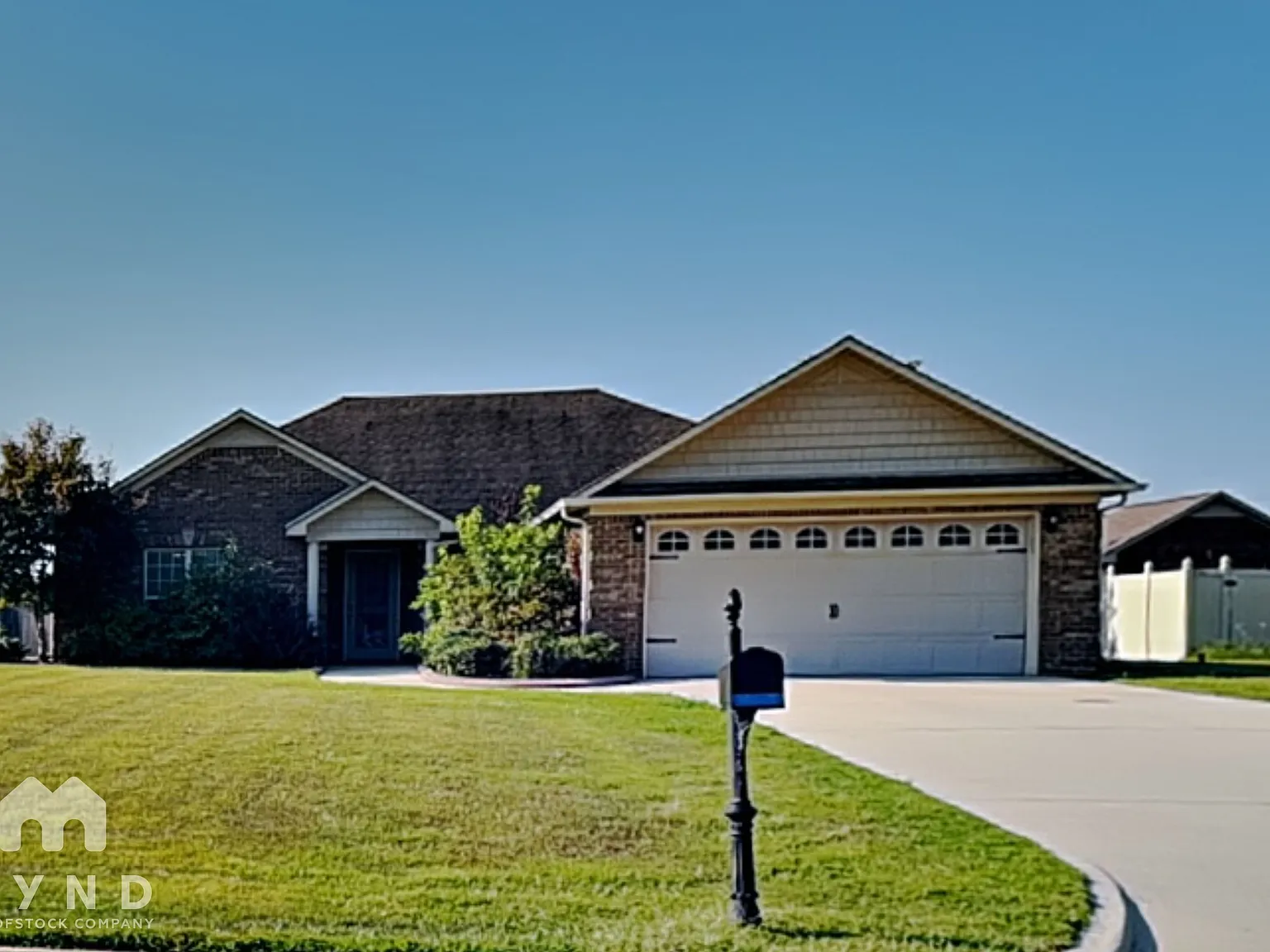 3 bed, 2.0 bath, 1626 sqft, $1,695 — Photo 1