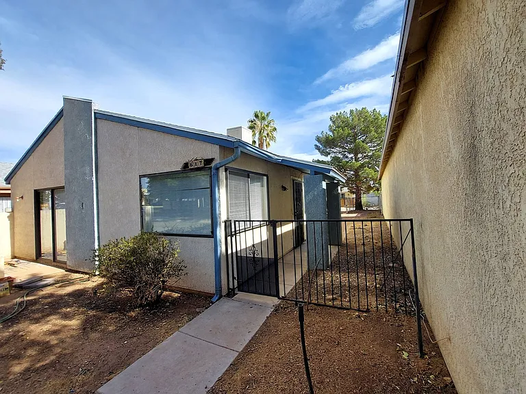 617 Via Entrada — Photo 1