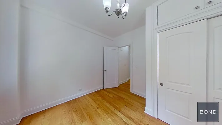 Rented by Bond New York | media 29