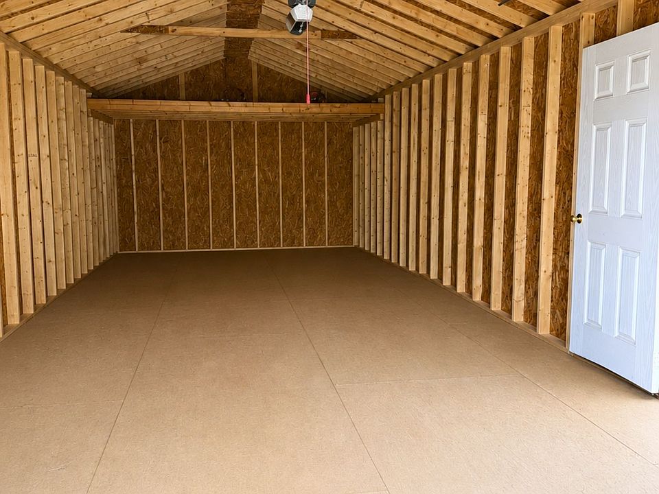 2nd image of 2864 Chinquapin Ln