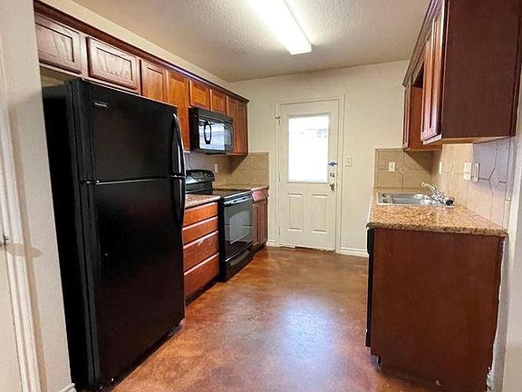 4th image of 207 Andy Ln #B