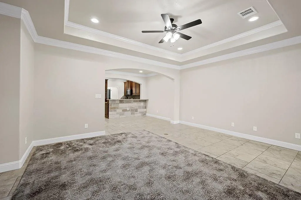 3 bed, 3.0 bath, 1471 sqft, $1,950 — Photo 4