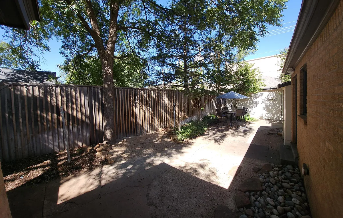 Building Photo - 2604 20th St