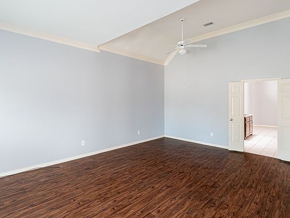 4th image of 2712 Creekmere Dr