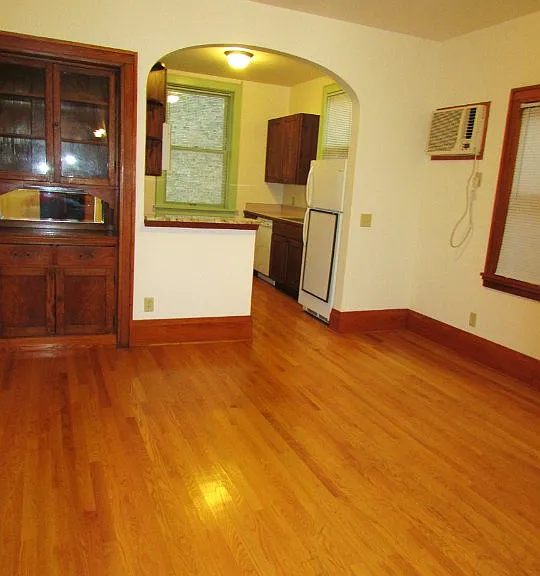 220 State St #4 — Photo 5