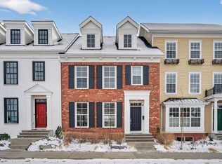 119 NW Victoria Cross Blvd SW, Calgary, AB T3E7W3