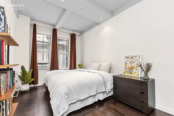 Sold by Sotheby's International Realty | media 8