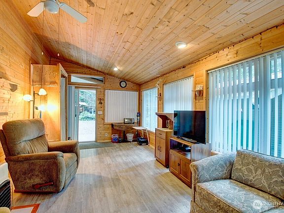 5th image of 38 Gold Nugget Road