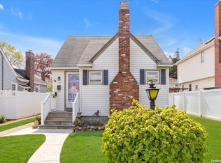 128 Beach Dr, Merrick, NY 11566