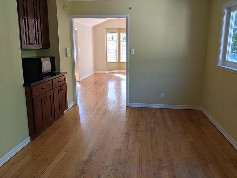 1119 Oregon Ave — Photo 8