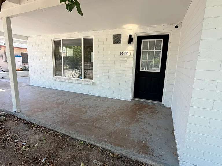 6632 N 60th Ave — Photo 2