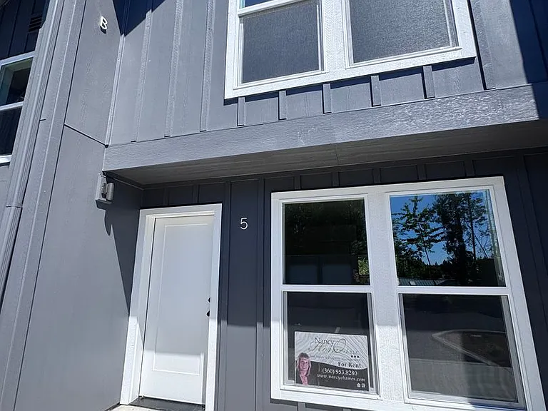 5406 NE 34th St #B-5 — Photo 3