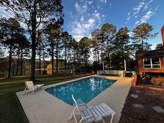 5th image of 4712 Woodland Dr