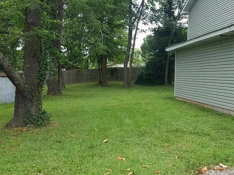 402 Prentice St — Photo 9
